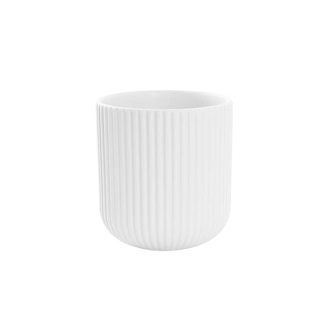 The Effortless Fit matte ceramic planter in White, 14cm size